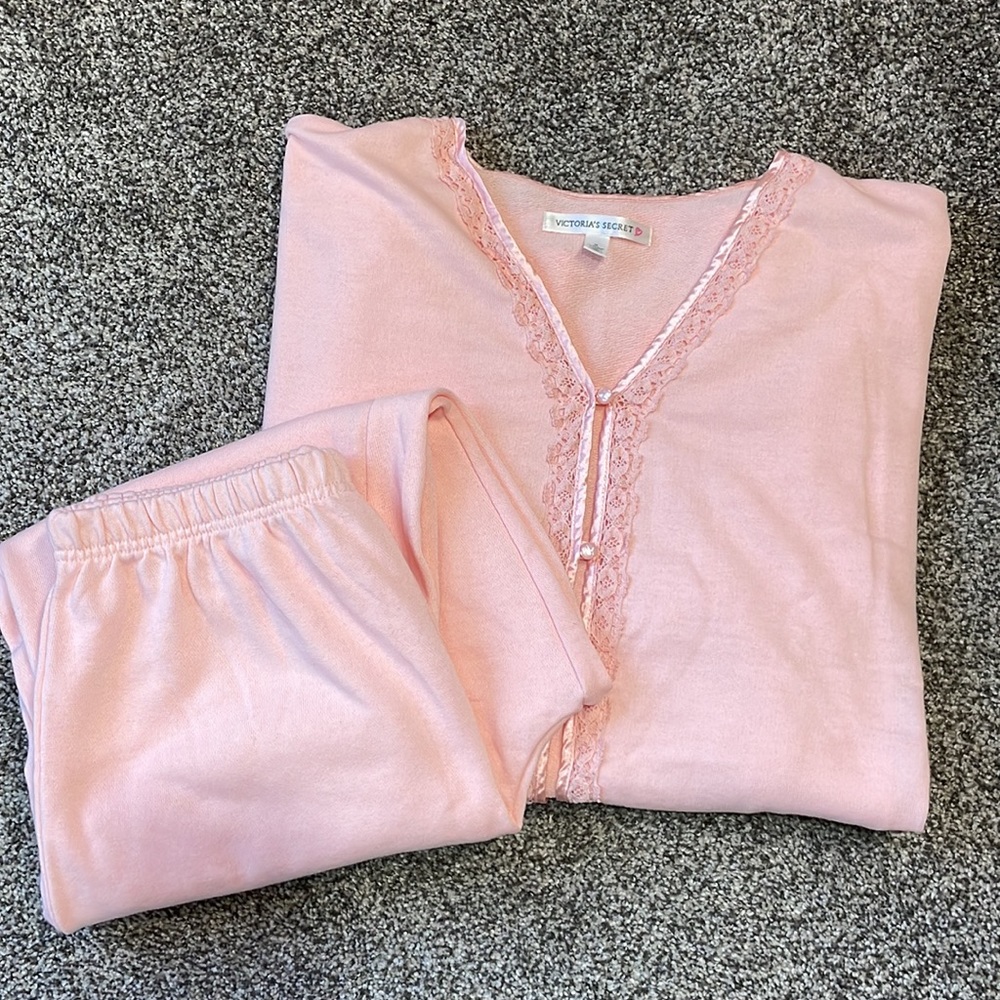 Victoria’s Secret peach long sleeve button up pajamas size medium